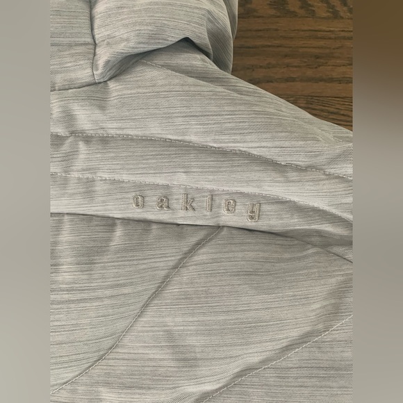 New Vintage Oakley Ski Jacket! Only worn maybe 3 times. - Picture 13 of 14